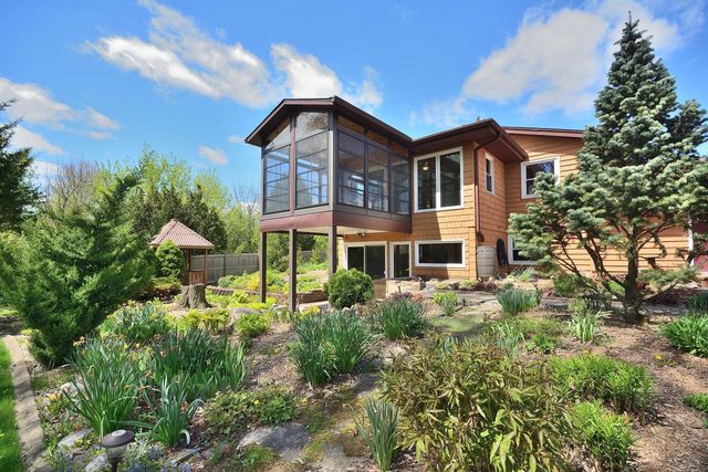 3685 104th STREET, Greenfield, WI 53228