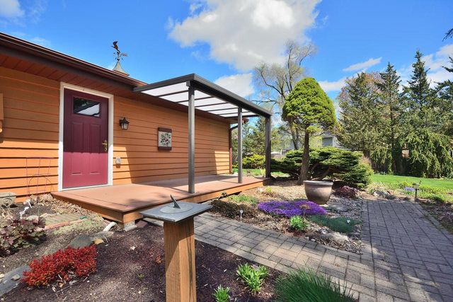 3685 104th STREET, Greenfield, WI 53228