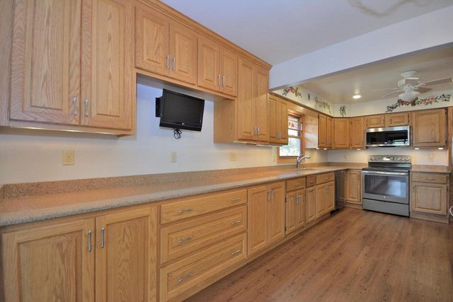 3685 104th STREET, Greenfield, WI 53228