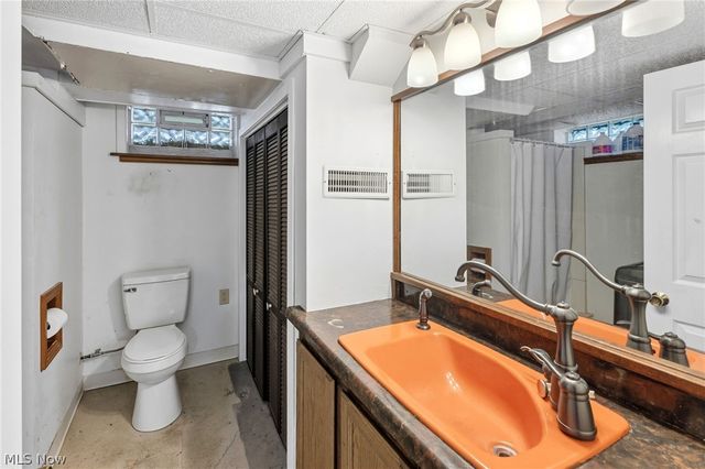 474 E 328th Street, Willowick, OH 44095