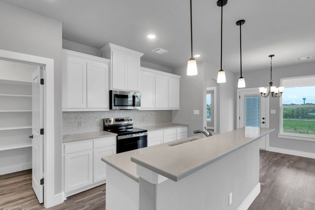 700 N CHURCH Street, Ferris, TX 75125