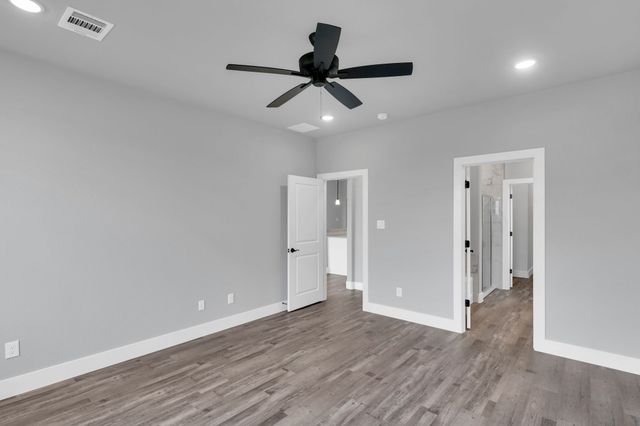 700 N CHURCH Street, Ferris, TX 75125