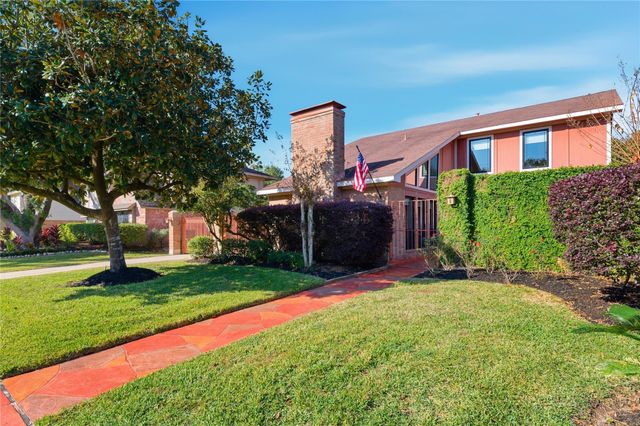 15719 Brookvilla Drive, Houston, TX 77059