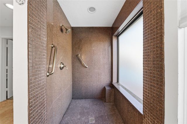 15719 Brookvilla Drive, Houston, TX 77059