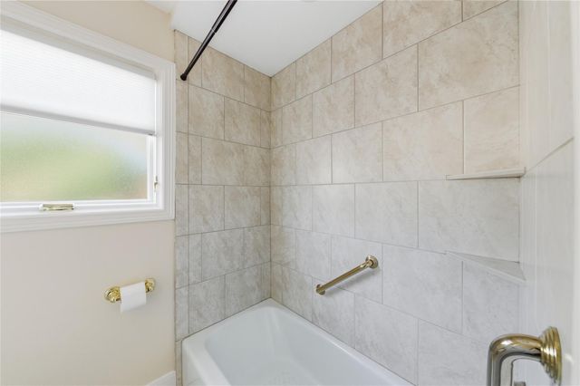 15719 Brookvilla Drive, Houston, TX 77059