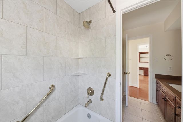 15719 Brookvilla Drive, Houston, TX 77059