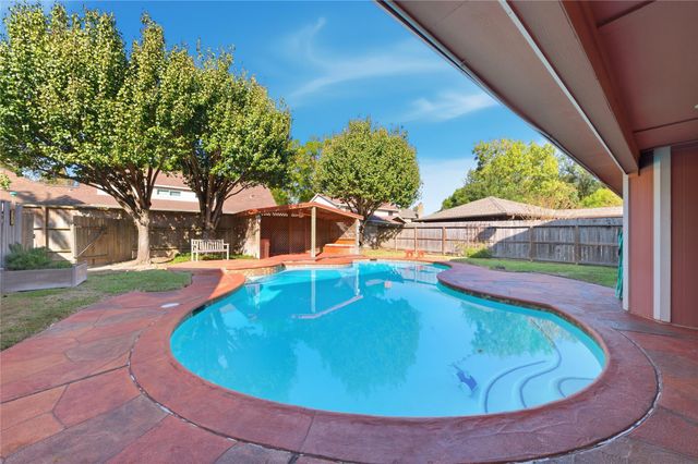 15719 Brookvilla Drive, Houston, TX 77059