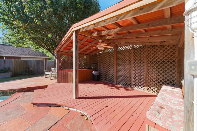 15719 Brookvilla Drive, Houston, TX 77059