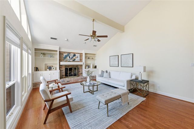 15719 Brookvilla Drive, Houston, TX 77059