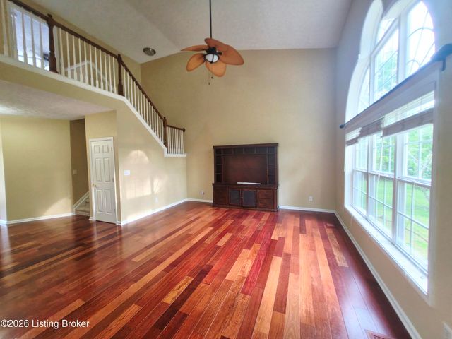 11036 Symington Cir, Louisville, KY 40241