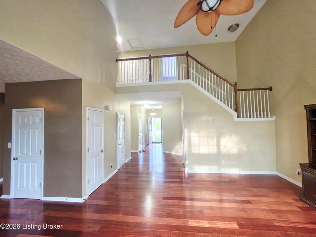 11036 Symington Cir, Louisville, KY 40241
