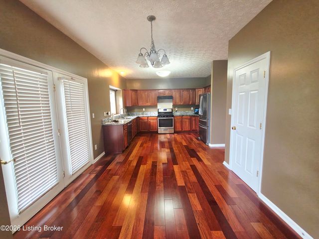 11036 Symington Cir, Louisville, KY 40241