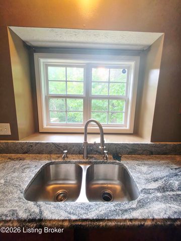 11036 Symington Cir, Louisville, KY 40241