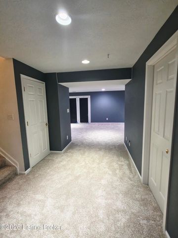 11036 Symington Cir, Louisville, KY 40241