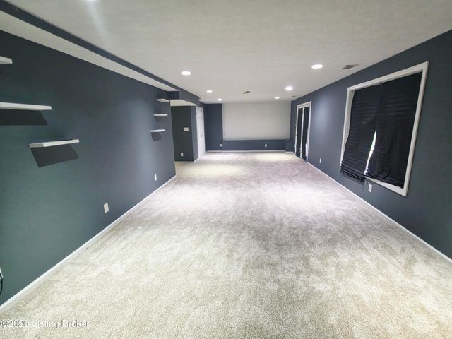 11036 Symington Cir, Louisville, KY 40241