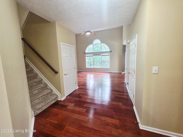 11036 Symington Cir, Louisville, KY 40241