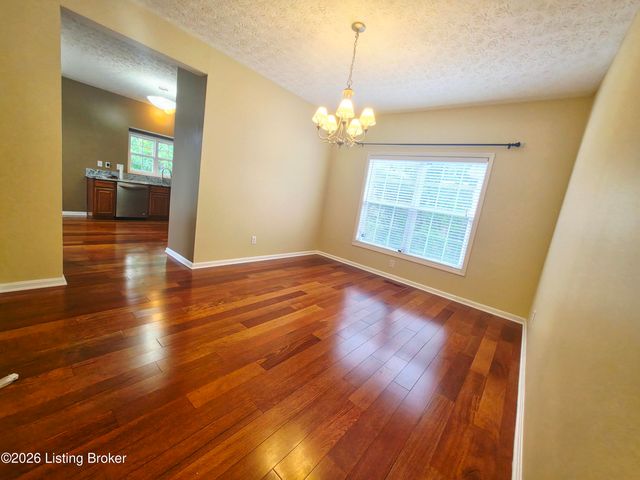 11036 Symington Cir, Louisville, KY 40241