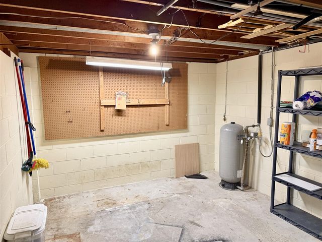 897 Van Eyck Street, Muskegon, MI 49442