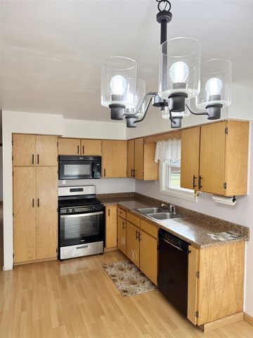 897 Van Eyck Street, Muskegon, MI 49442