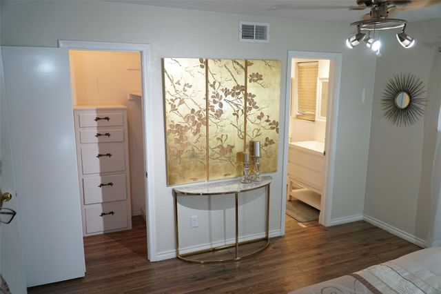 10207 Carry Back Circle, Dallas, TX 75229