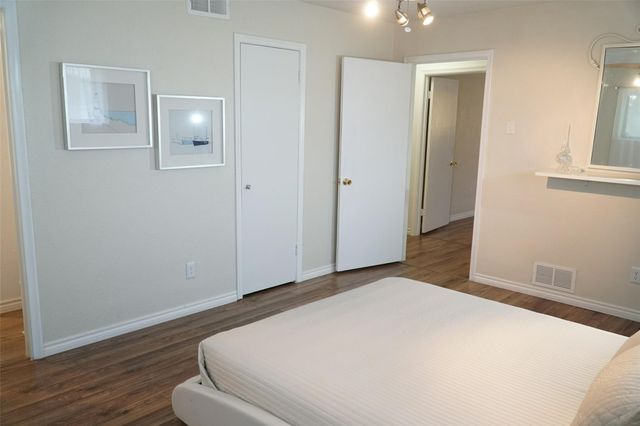 10207 Carry Back Circle, Dallas, TX 75229