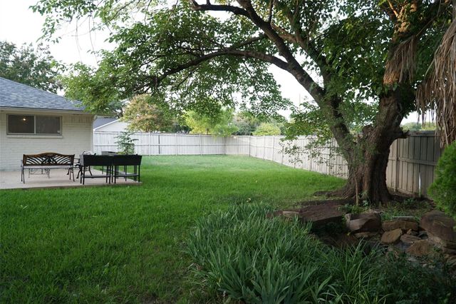 10207 Carry Back Circle, Dallas, TX 75229