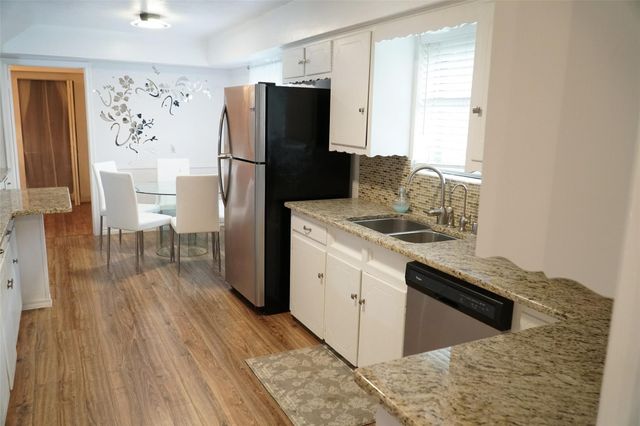 10207 Carry Back Circle, Dallas, TX 75229