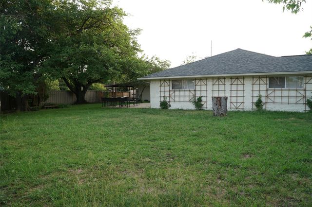 10207 Carry Back Circle, Dallas, TX 75229
