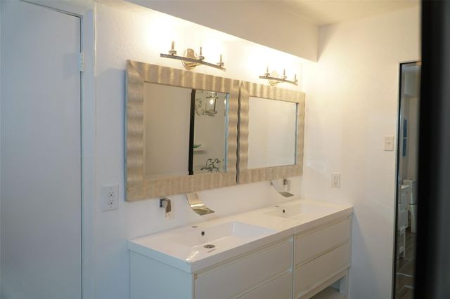 10207 Carry Back Circle, Dallas, TX 75229