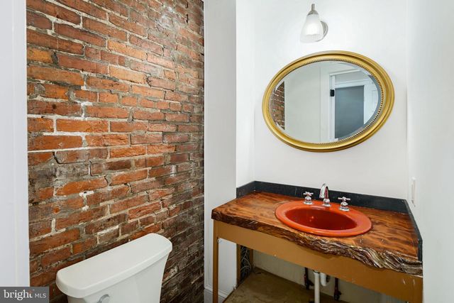 2303 MADISON SQ, Philadelphia, PA 19146