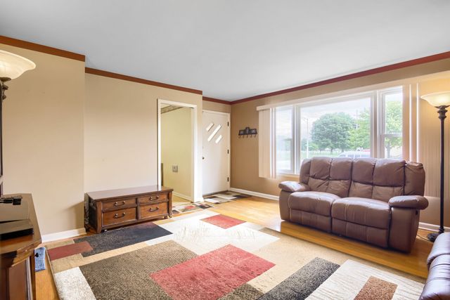 9100 S Central Park Avenue, Evergreen Park, IL 60805
