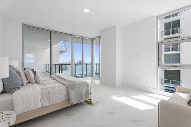 220 Lake Shore Drive 1523, Lake Park, FL 33403