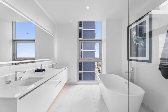 220 Lake Shore Drive 1523, Lake Park, FL 33403