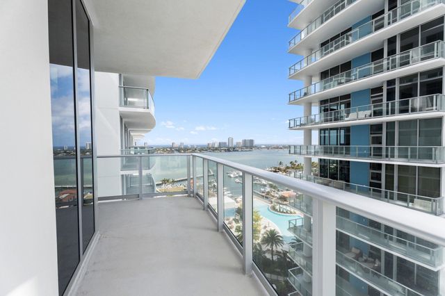 220 Lake Shore Drive 1523, Lake Park, FL 33403