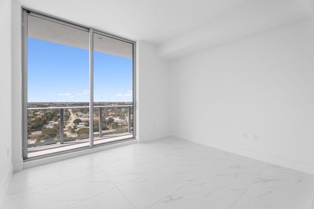 220 Lake Shore Drive 1523, Lake Park, FL 33403