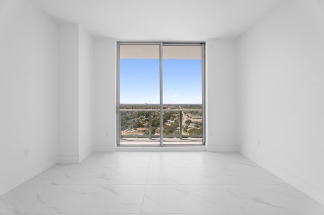 220 Lake Shore Drive 1523, Lake Park, FL 33403