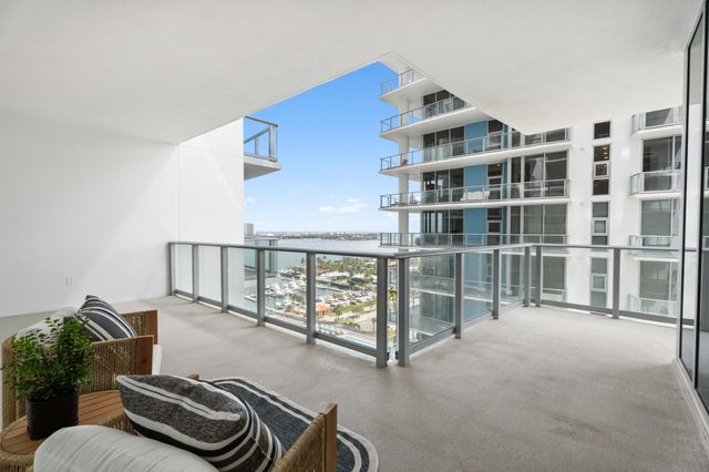 220 Lake Shore Drive 1523, Lake Park, FL 33403