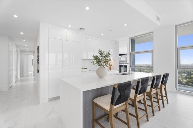 220 Lake Shore Drive 1523, Lake Park, FL 33403