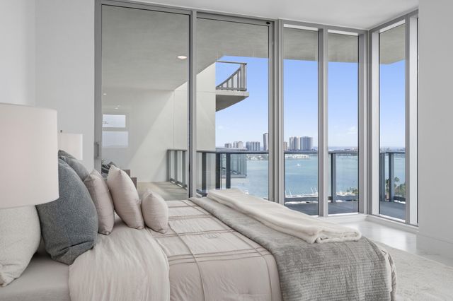 220 Lake Shore Drive 1523, Lake Park, FL 33403