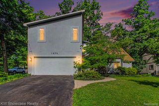1670 Post Avenue, West Bloomfield Charter Township, MI 48324