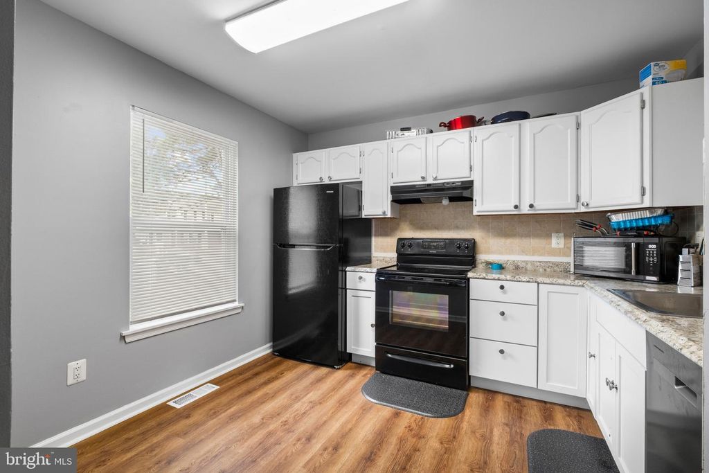 Image 3 of property listing at 731 HEMLOCK ST, Salisbury, MD 21804