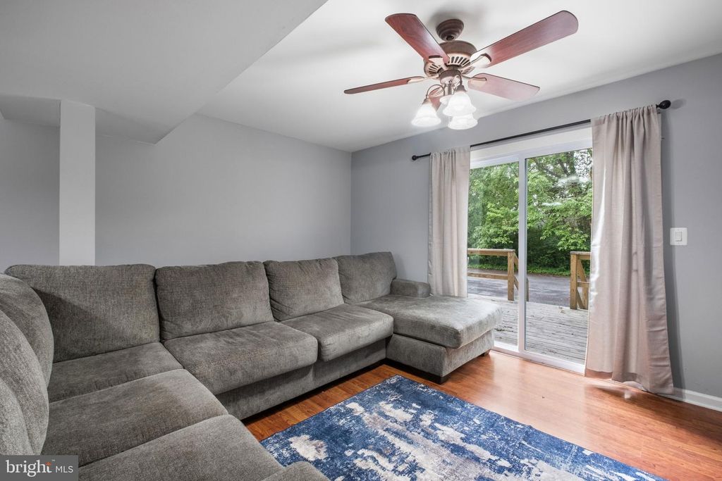 Image 4 of property listing at 731 HEMLOCK ST, Salisbury, MD 21804