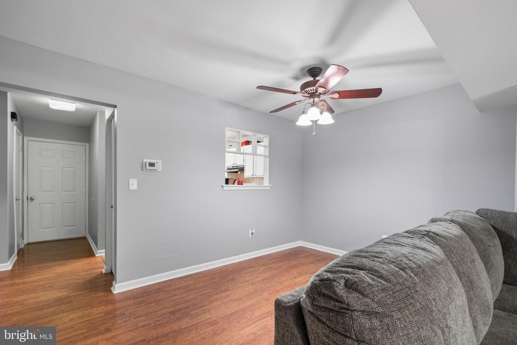 Image 5 of property listing at 731 HEMLOCK ST, Salisbury, MD 21804