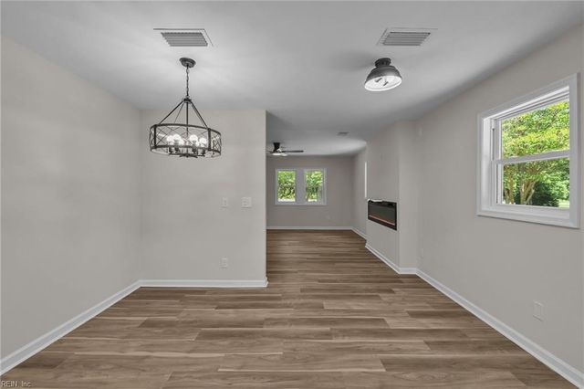 1949 Shipyard RD, Chesapeake, VA 23323