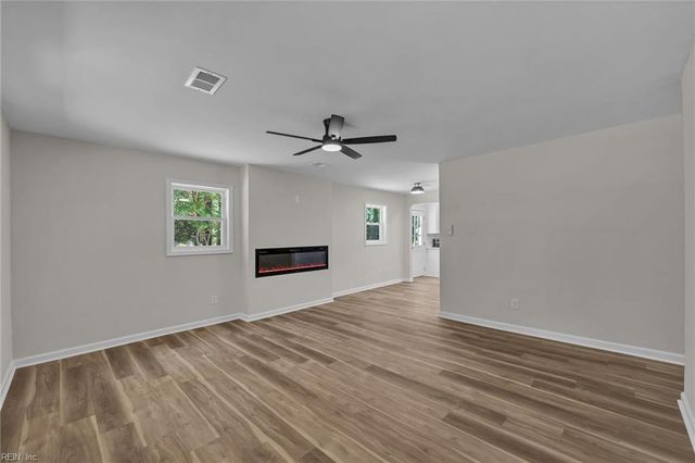 1949 Shipyard RD, Chesapeake, VA 23323
