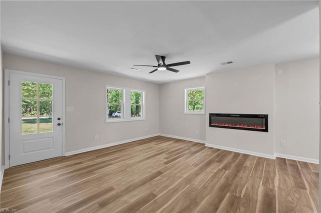 1949 Shipyard RD, Chesapeake, VA 23323