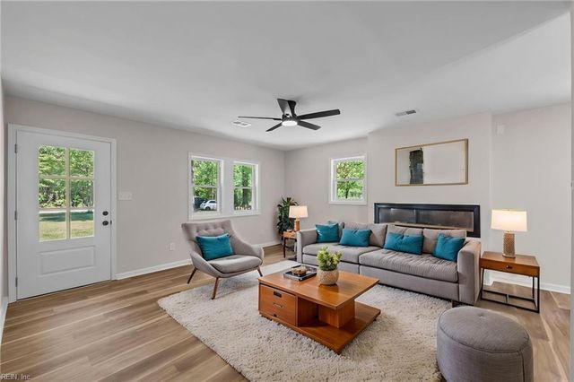 1949 Shipyard RD, Chesapeake, VA 23323