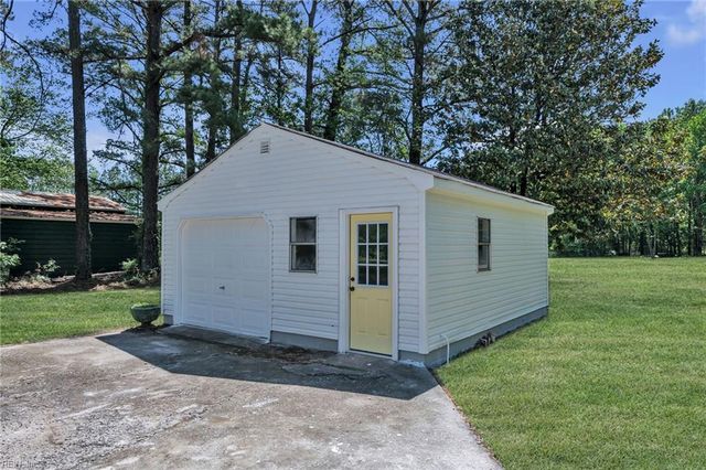 1949 Shipyard RD, Chesapeake, VA 23323