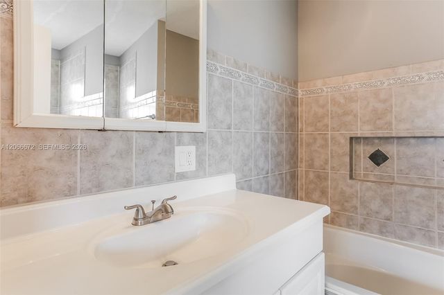 711 NE 30th Street, Pompano Beach, FL 33064