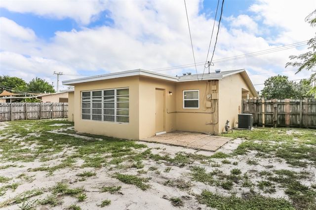 711 NE 30th Street, Pompano Beach, FL 33064